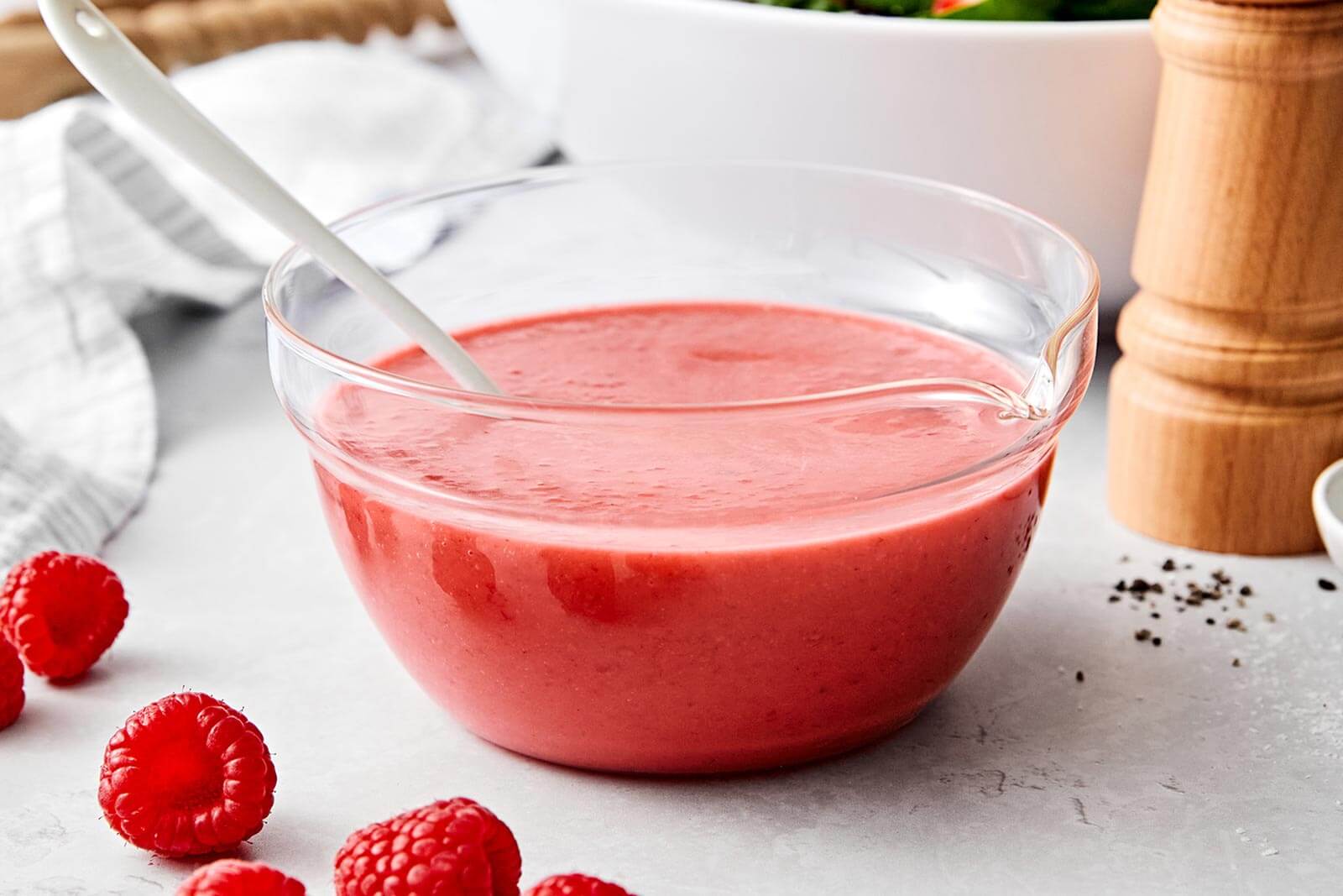 Minute Healthy Raspberry Dressing: Sweet & Tangy Salads